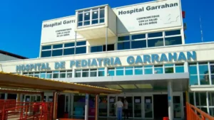 Hallan en el Hospital Garrahan al niño de 8 años que era buscado en Santiago del Estero: detuvieron a su padre